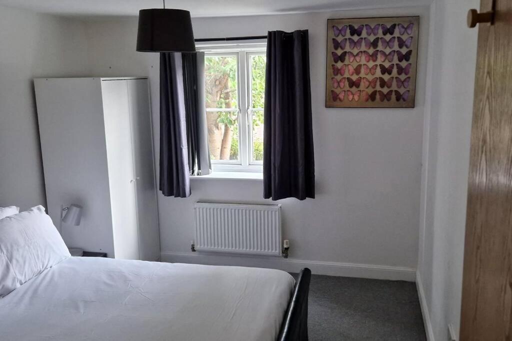 Greenhithe Cosy Apartment, Netflix And Sport Channels Екстер'єр фото
